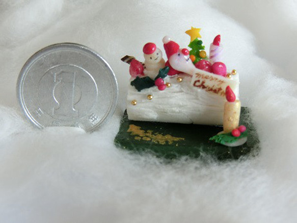 クリスマスケーキ・ホワイトブッシュド・ノエル 4枚目の画像