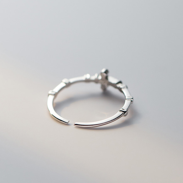 シルバー925　細め　華奢　クロス　ジュルコニア　リング　指輪　silver925 フリーサイズ　大きさ調整可能 3枚目の画像