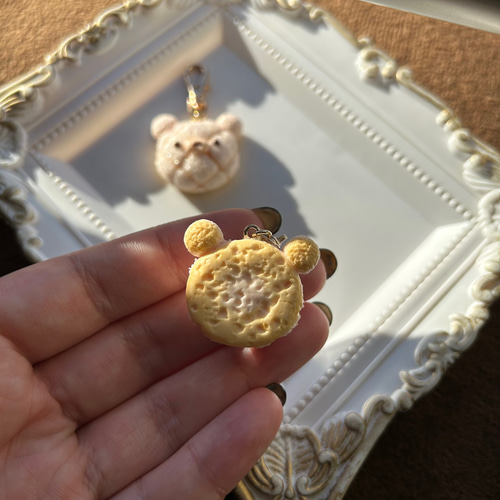 くまメロンパンといちごのチャーム フェイクスイーツ ミニチュアパン