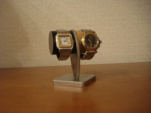クリスマス　腕時計スタンド　 2本掛け白黒どっしり腕時計スタンド 4枚目の画像