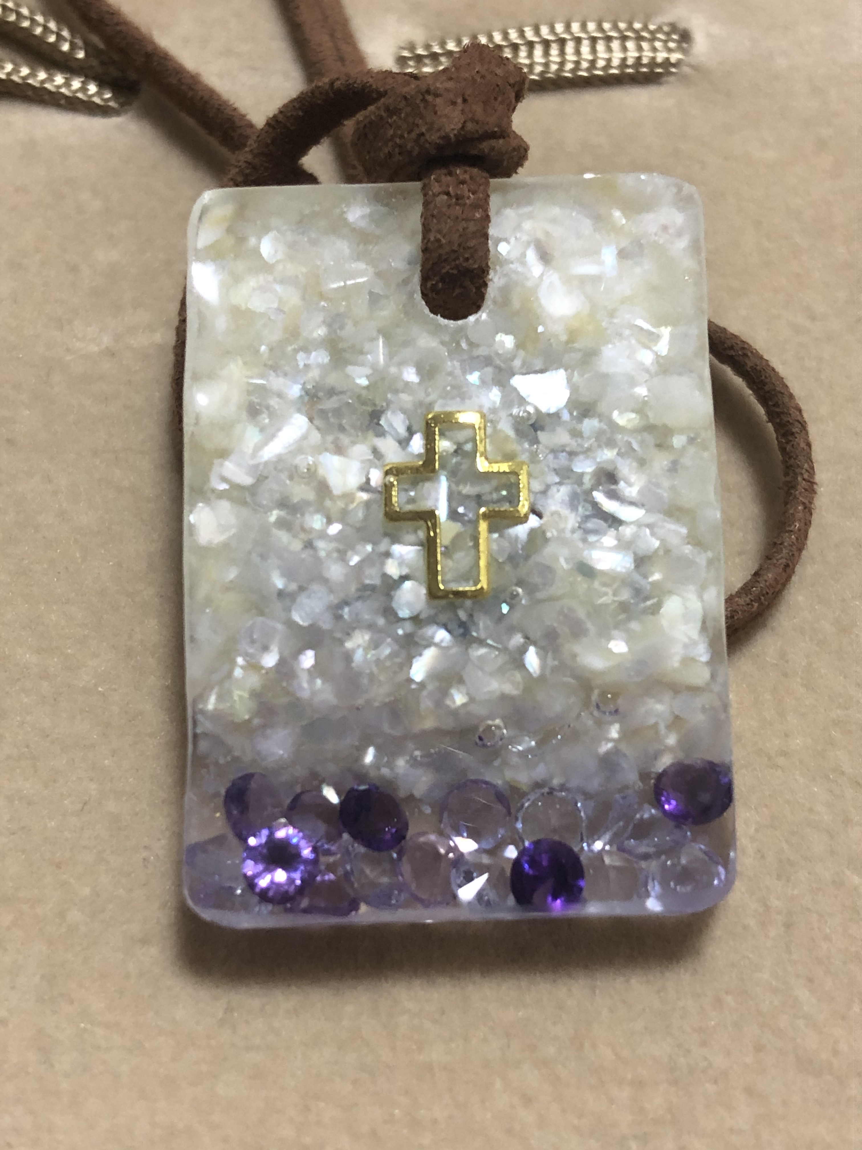 つけるだけで愛される！！イエス・キリストペンダント！