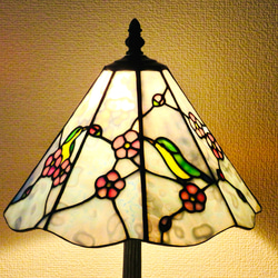 ⭐️送料無料⭐️ステンドグラス＊梅の花と小鳥のテーブルランプ