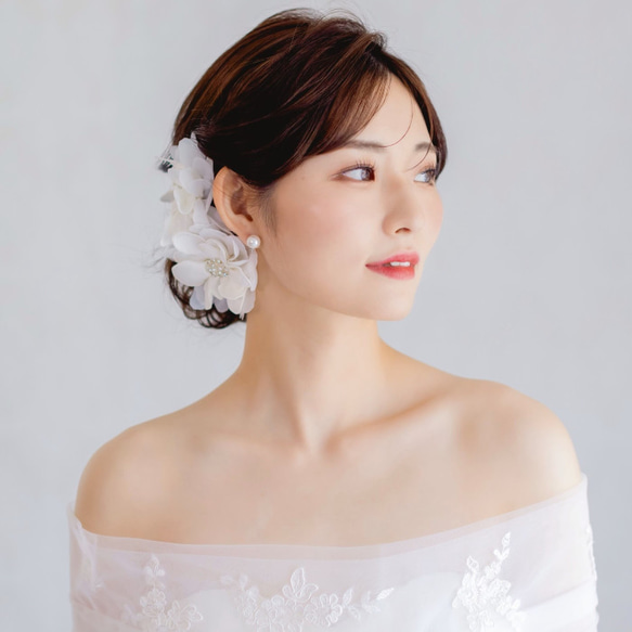 MA182  白花ヘッドドレス ファブリックフラワー　和装ヘッドドレス　お花ヘッドパー 結婚式 花嫁　 2枚目の画像