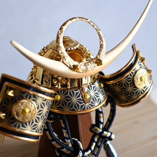 黒系　お兜・弓太刀・ダークブラウン屏風・陣羽織・お名前旗のフルセット 黒系お兜・弓太刀・ダークブラウン屏風・陣羽織・お名前旗のフル