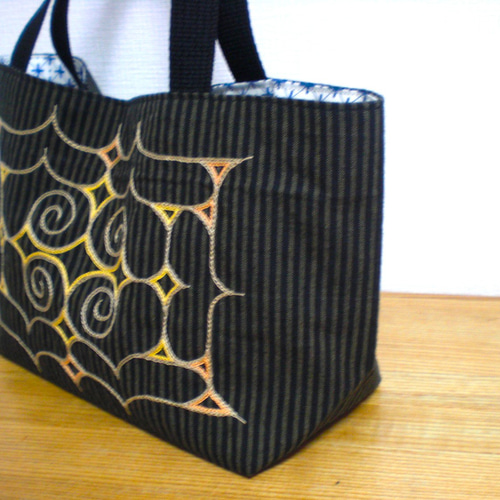 アイヌ文様刺繍】トートバッグ・小型 黒縞 トートバッグ michiko-mama