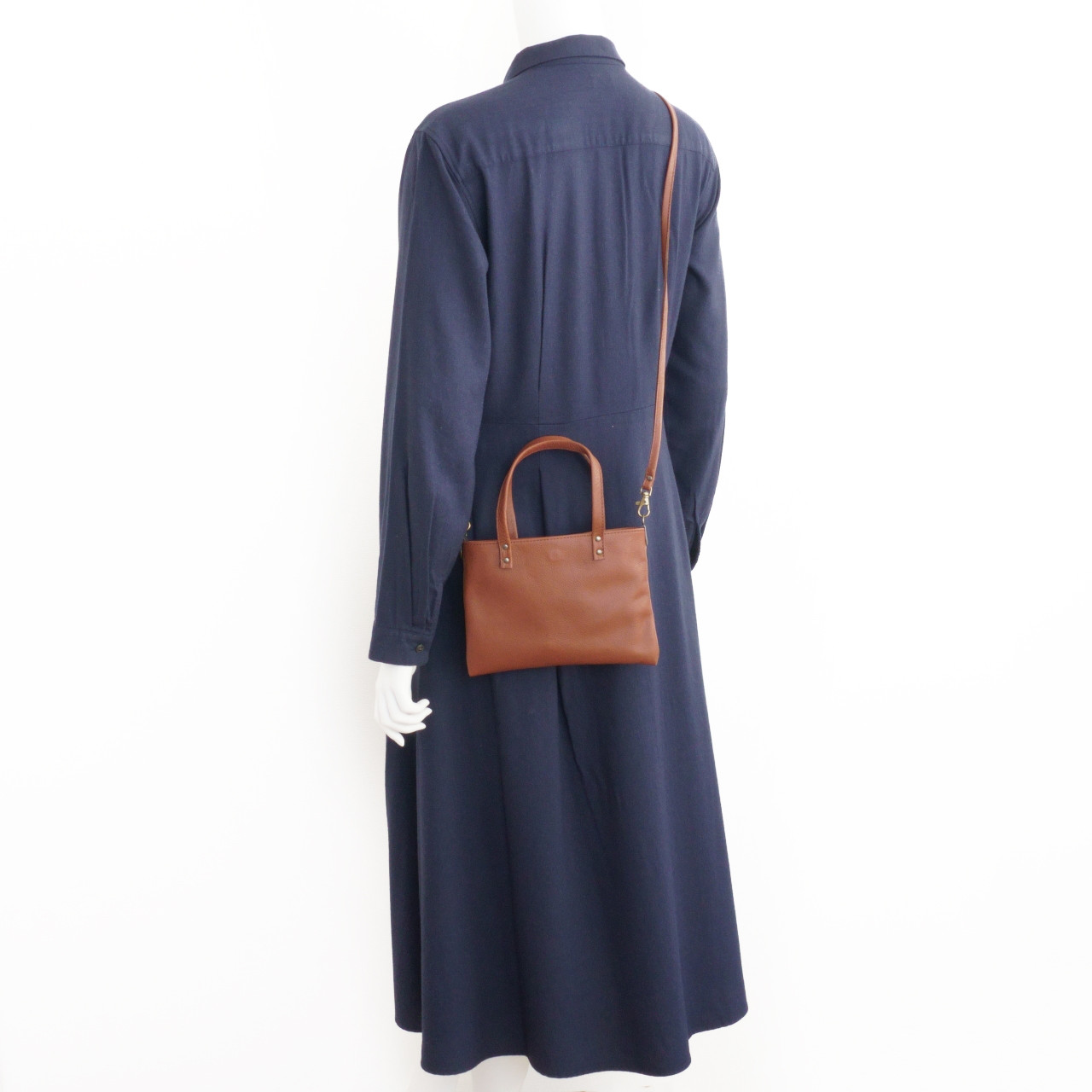 A5サイズ 2way 1点物の肌当たり優しいサコッシュ - 普段使いや旅行に最適！