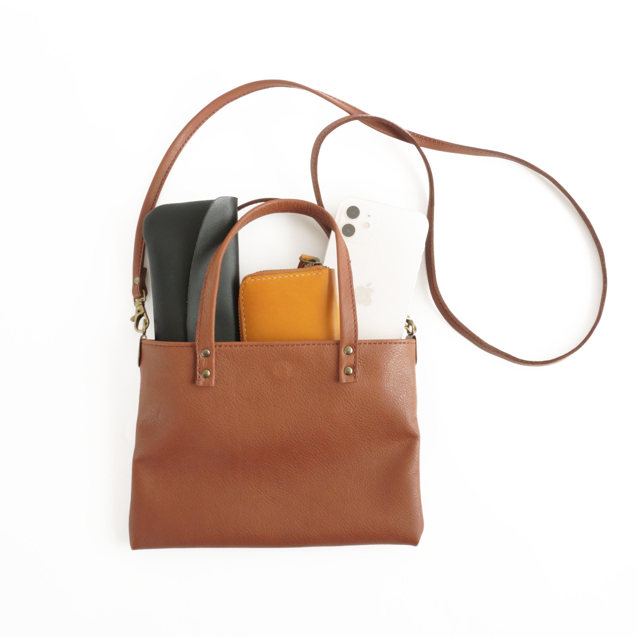 A5サイズ 2way 1点物の肌当たり優しいサコッシュ - 普段使いや旅行に最適！