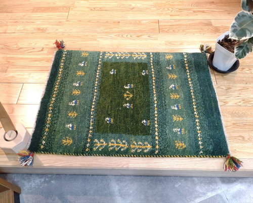 ペルシャ　ギャッベ　玄関　87×62　アイボリー　ラクダ　生命の木 ペルシャ ギャッベ 玄関 87×62 アイボリー ラクダ 生命の木 【公式通販】