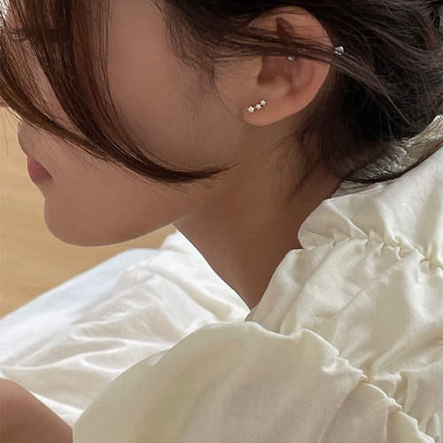 クールな価格でホットなピック 天然ダイヤモンド付きピアスk18 （公式】フジのお歳暮・冬ギフト アクセサリー