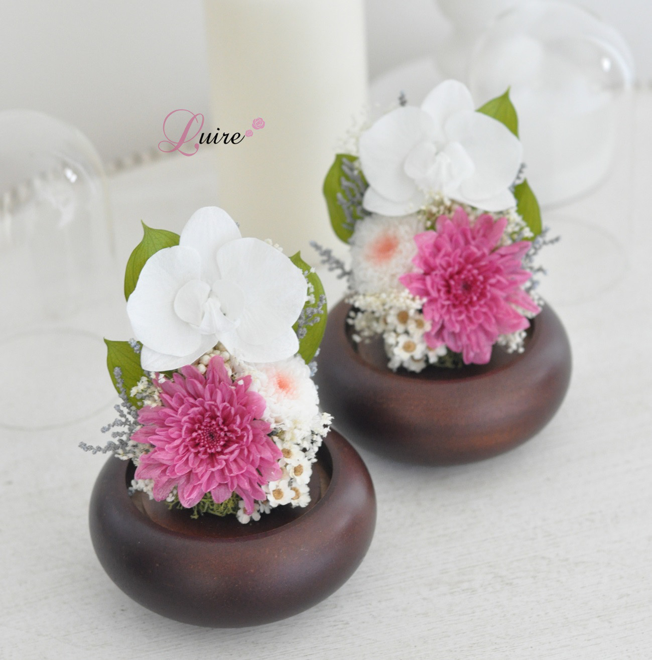 稀有なプリザーブドフラワー胡蝶蘭の仏花、お供え花／ガラスドーム付き／お悔み 新盆（ラズベリーver）