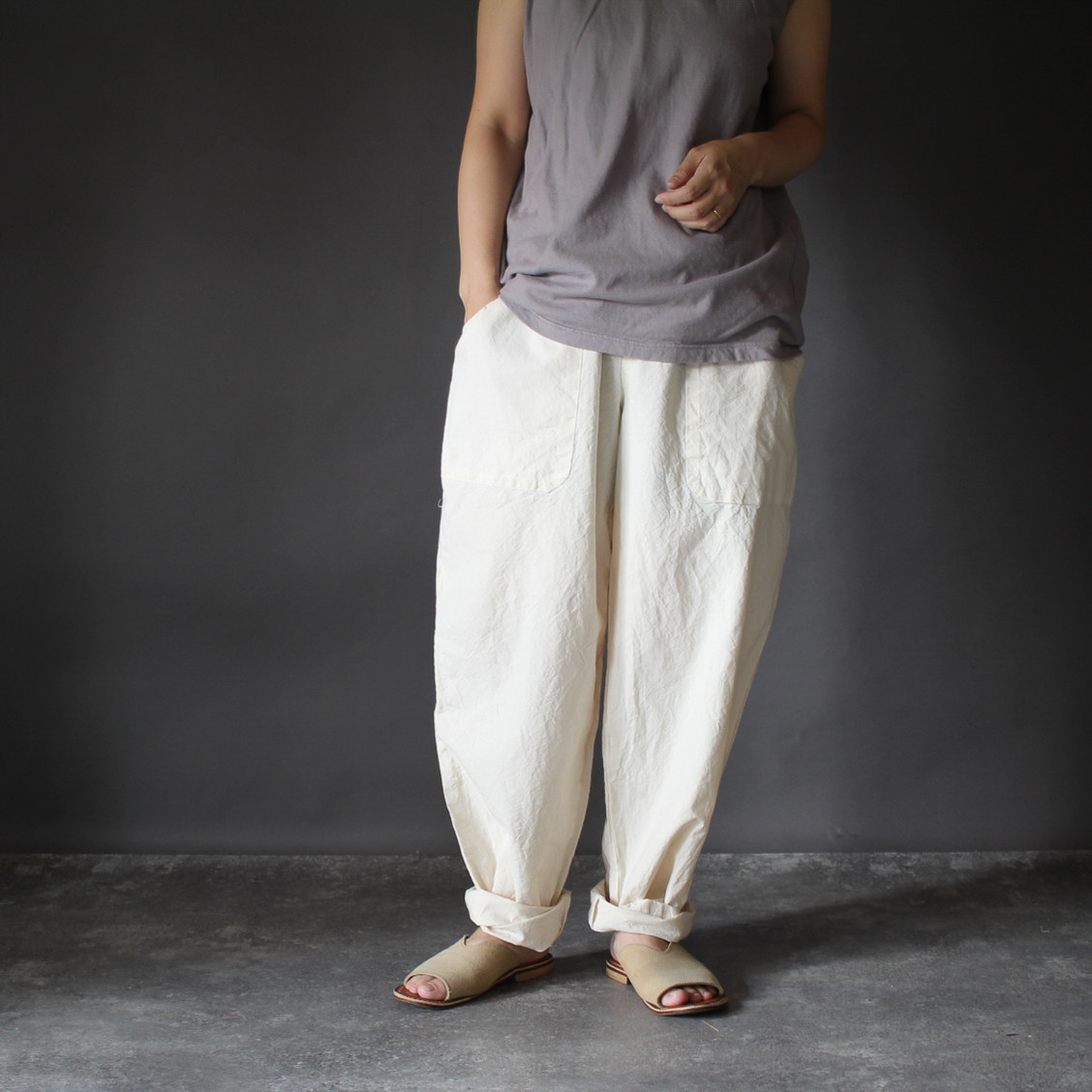 iroha /木綿テーパードパンツ/ kinari