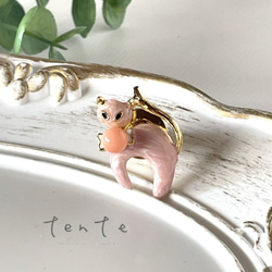 【コーラルジュエリー】ぴんく珊瑚 猫ピンバッチ ベビーピンク ｐ023 1枚目の画像