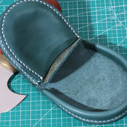 新出品手縫い本革 半円型（馬蹄型）小銭入れ（コインケース）ピーコックグリーン 3枚目の画像