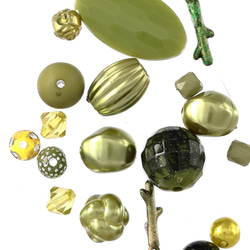 ビーズ ミックス 8mmー25mm 緑 100ｇ たっぷり 丸 混形 アソート ハンドメイド パーツ  BD3438 2枚目の画像