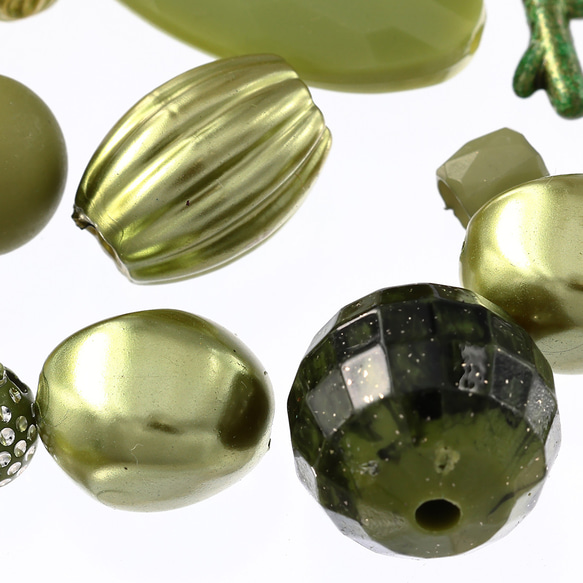 ビーズ ミックス 8mmー25mm 緑 100ｇ たっぷり 丸 混形 アソート ハンドメイド パーツ  BD3438 3枚目の画像