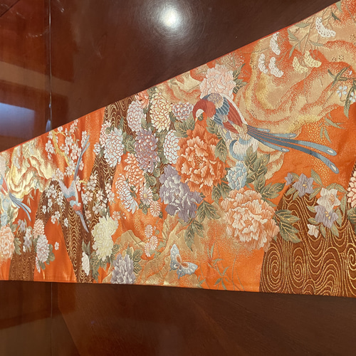 テーブルランナー(高級正絹袋帯リメイク)タッセル付き 2662豪華刺繍の袋帯から作ったタッセル付正絹テーブルランナー