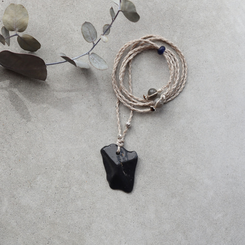 北海道常呂郡置戸産 オブシディアン / 黒曜石 ストリング