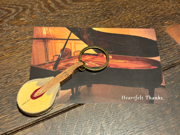 ピアノハンマーキーホルダー 1枚目の画像
