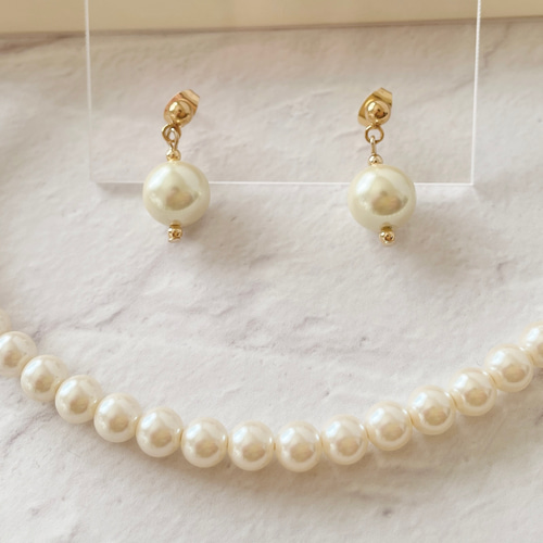 ジャパンヴィンテージガラスパールのネックレスとピアス/イヤリングの  