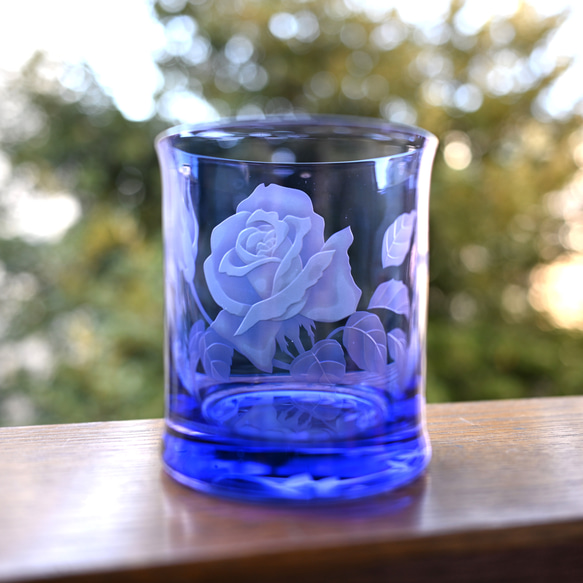 「バラ」薄紫　ロックグラス　サンドブラスト 5枚目の画像