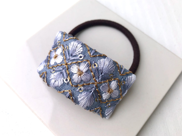 刺繍リボンの髪飾り オリエンタルモザイク シルバーブルー 3枚目の画像
