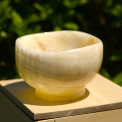 石の器　抹茶茶碗　『小春日和』　オニックスを使った希少な石の器　石の彫刻家による手作りの作品 2枚目の画像