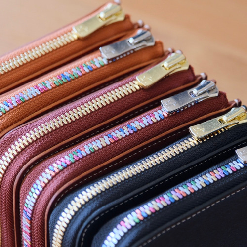 虹色L字ファスナーミニ財布 ブラック/カラフル コンパクト&大容量 二