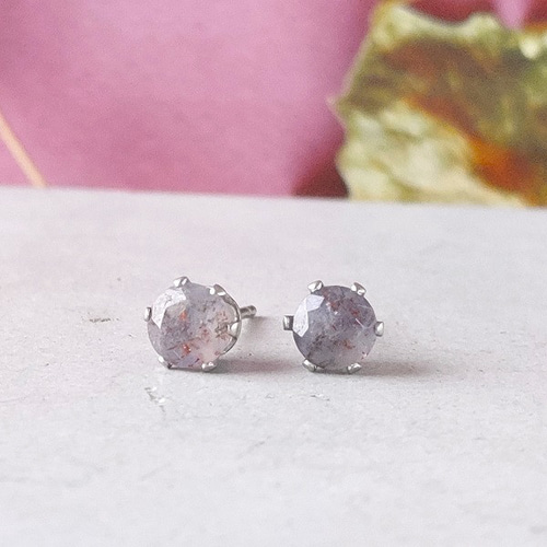 ブラッドショットアイオライト×淡水パールのピアス