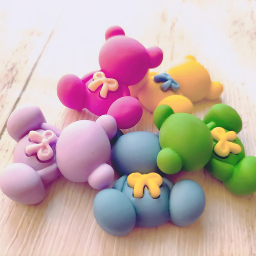 デコパーツ 5個(5色×1個) クマ ぷっくり リボン ボールドカラー