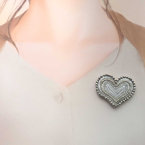 マグネットブローチ💖ハート💖ビーズ刺繍の通販 by カーラ's