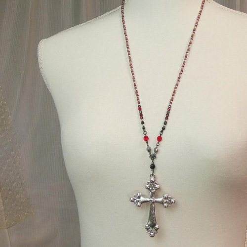 シャムレッド・ラインストーン十字架ネックレス」赤 赤い十字架