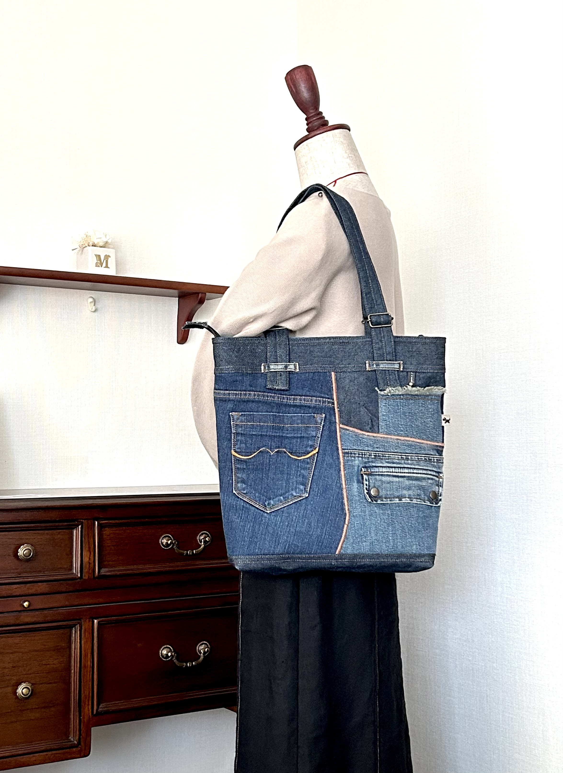 デニムのトートバッグ