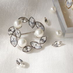 國產貝殼珍珠和水晶圈胸針 銀 〇 也適合畢業典禮和入學典禮 〇 第4張的照片