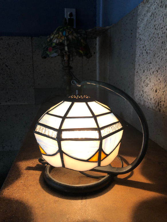 ステンドグラスランプ 