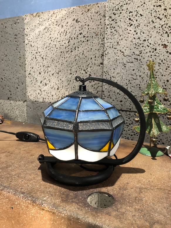 ステンドグラスランプ 