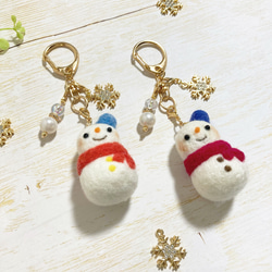 やさしいお顔のにっこりスノーマン 羊毛フェルト 冬の雪だるま ゆきだるま キーホルダー アクセサリー snowman 3枚目の画像