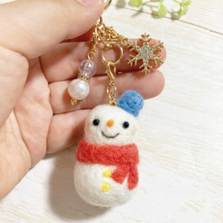 やさしいお顔のにっこりスノーマン 羊毛フェルト 冬の雪だるま ゆきだるま キーホルダー アクセサリー snowman 6枚目の画像