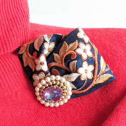 インド刺繍リボンと貴和クリスタルのブローチ　スワロ☆　ビーズ刺繍がおしゃれ 11枚目の画像