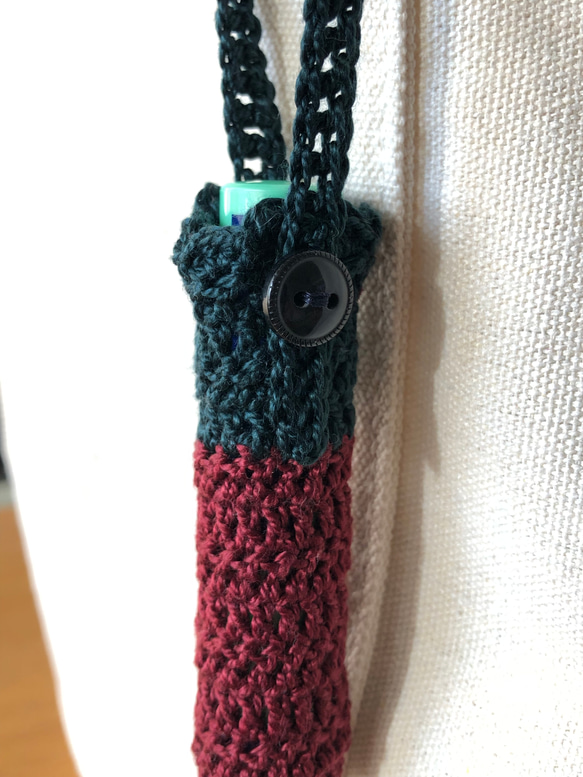 オリンパス５刺繍糸で編んだリップクリームホルダー•３色 4枚目の画像