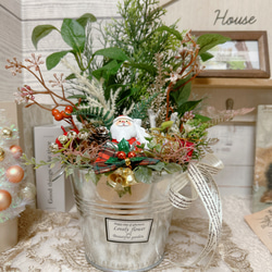 【送料無料】〜よっこらしょ♪森に到着♡サンタさん〜造花アレンジメント　フェイクグリーン　クリスマスインテリア　置物 5枚目の画像
