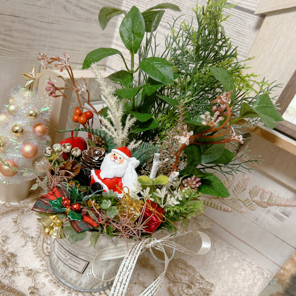 【送料無料】〜よっこらしょ♪森に到着♡サンタさん〜造花アレンジメント　フェイクグリーン　クリスマスインテリア　置物 4枚目の画像