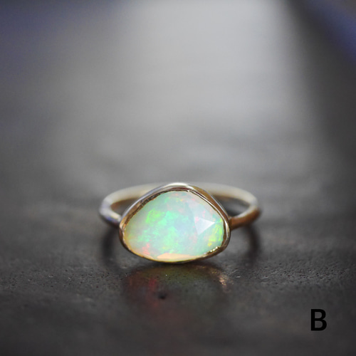 神秘的◇エチオピア産プレシャスオパールのリング◇Gold 指輪・リング