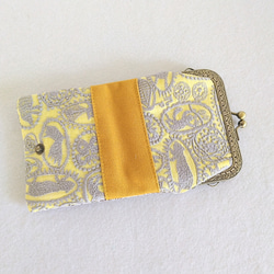 （再販・¥5500）ミナペルホネン jungle relief(yellow) シンプルがま口二つ折り財布 4枚目の画像