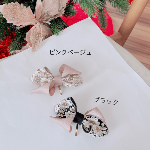 ꕤインド刺繍リボン ポニーフック ヘアカフ ブラック いちご柄ꕤ ꕤ