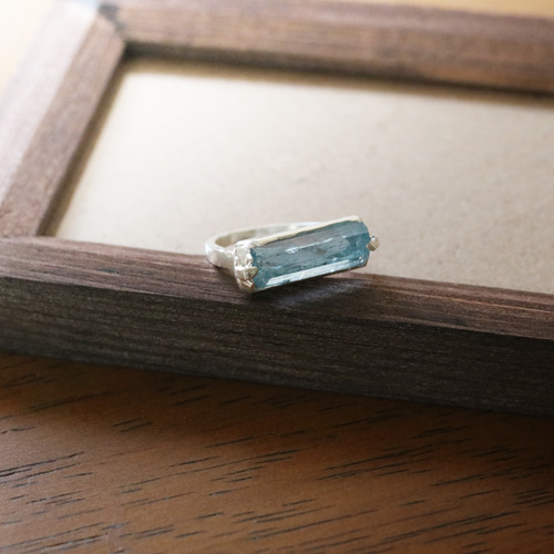 一点もの・Silver925）原石アクアマリンのシルバーリング(15*5mm・13号 