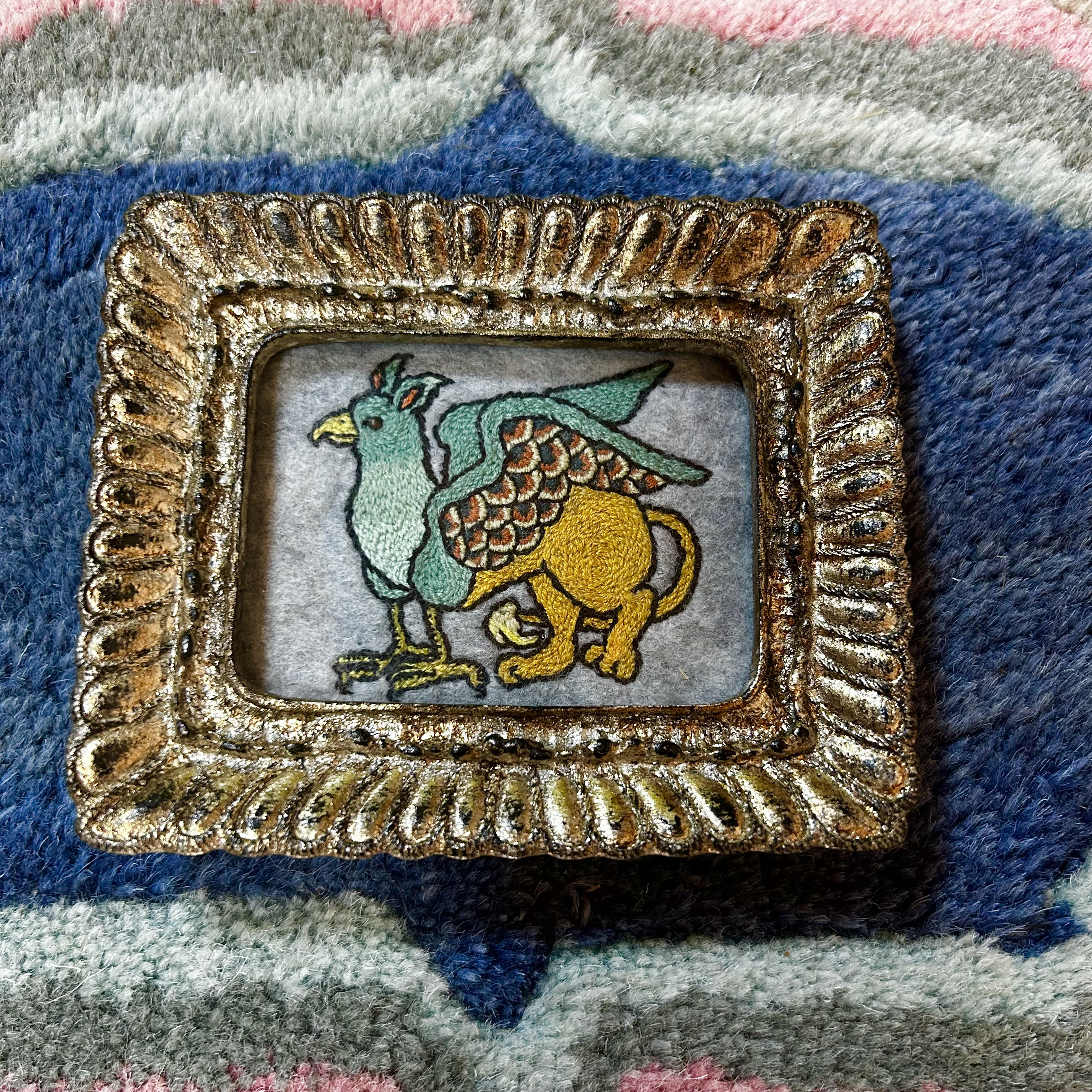 鷹の刺繍額縁