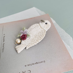 ［受注制作］白い鳩の刺繍ブローチ＊鳥 3枚目の画像