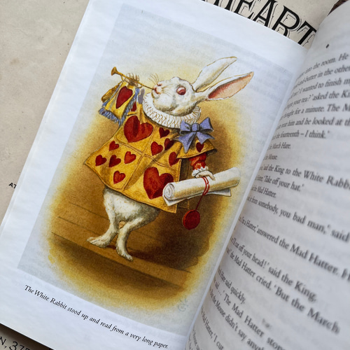 ✨不思議の国のアリス✨ジョン・テニエル✨アンティーク・プリント✨英国✨ 不思議の国のぬり絵ブック | ジョン・テニエル |本 | 通販 | Amazon