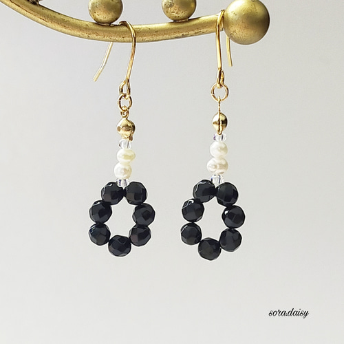 #355ブラックオニキス×淡水パールフックピアス／イヤリング変更可　ハンドメイド オニキス・淡水パールの小ぶりな天然石ピアス（イヤリング） *6