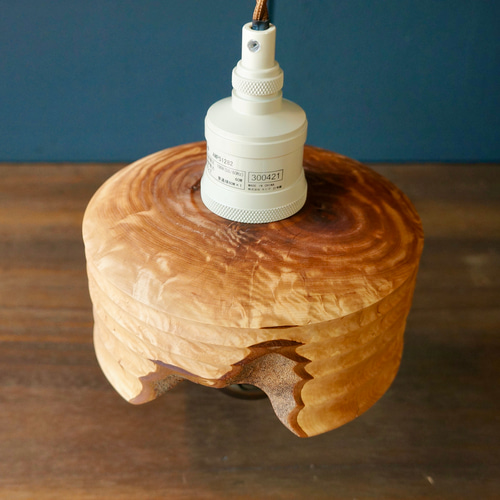 椿の四面ランプ ランプ「椿」 | 川島政則ステンドグラス工房